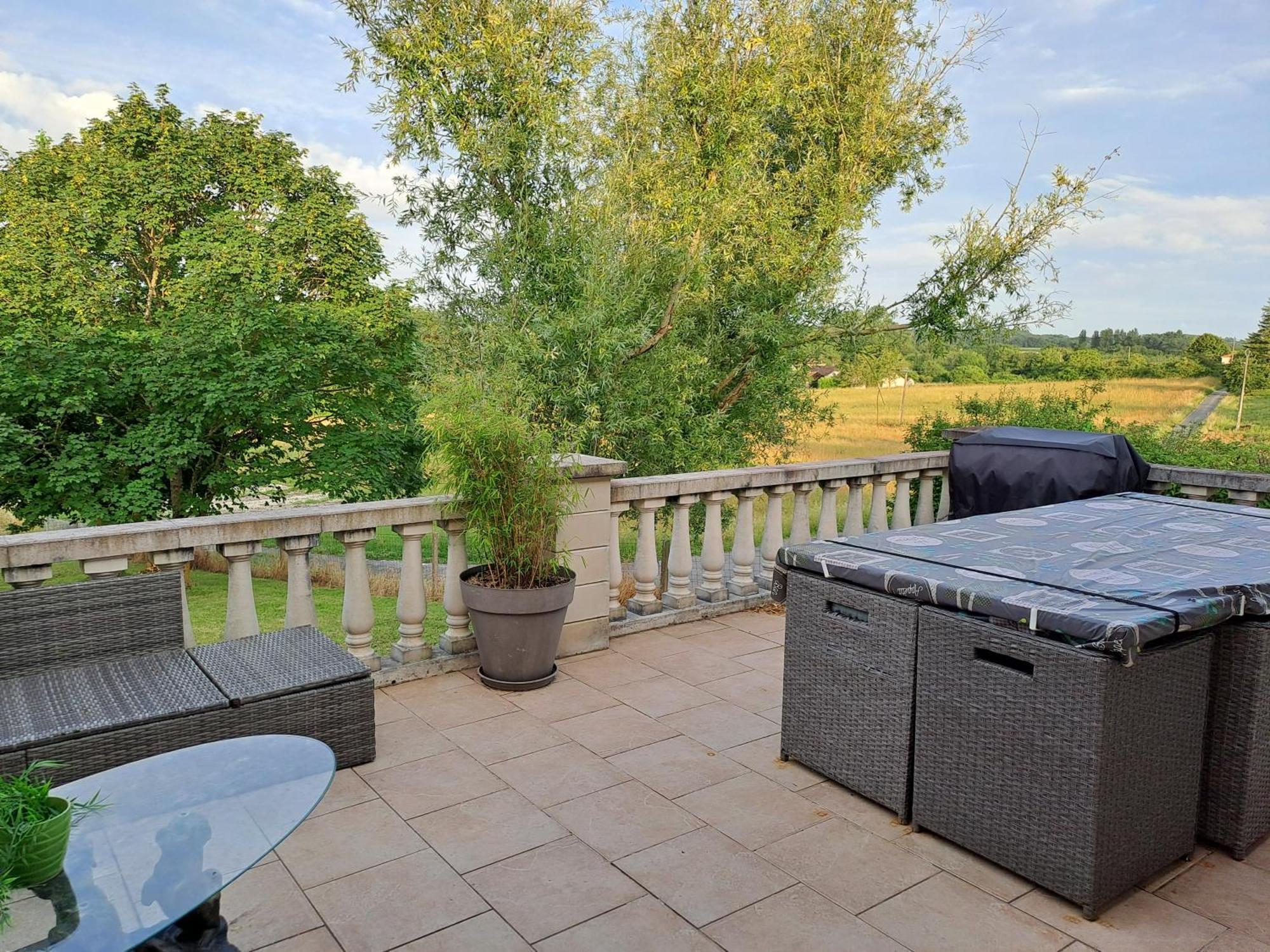 L'Ile Verte Chambre Avec Salle De Bain Privee Champagnac  ภายนอก รูปภาพ